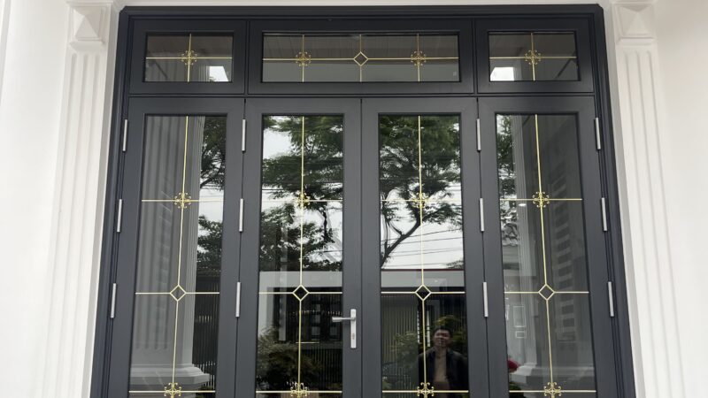 THỰC TRẠNG THỊ TRƯỜNG PHỤ KIỆN CỬA NHÔM – KHI OEM TRUNG QUỐC LÊN NGÔI